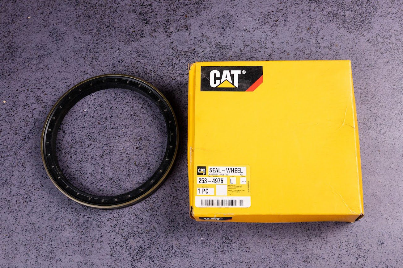 2534976, 3318538, 2295099 Сальник для техніки Caterpillar. Гарантія 6 місяців.