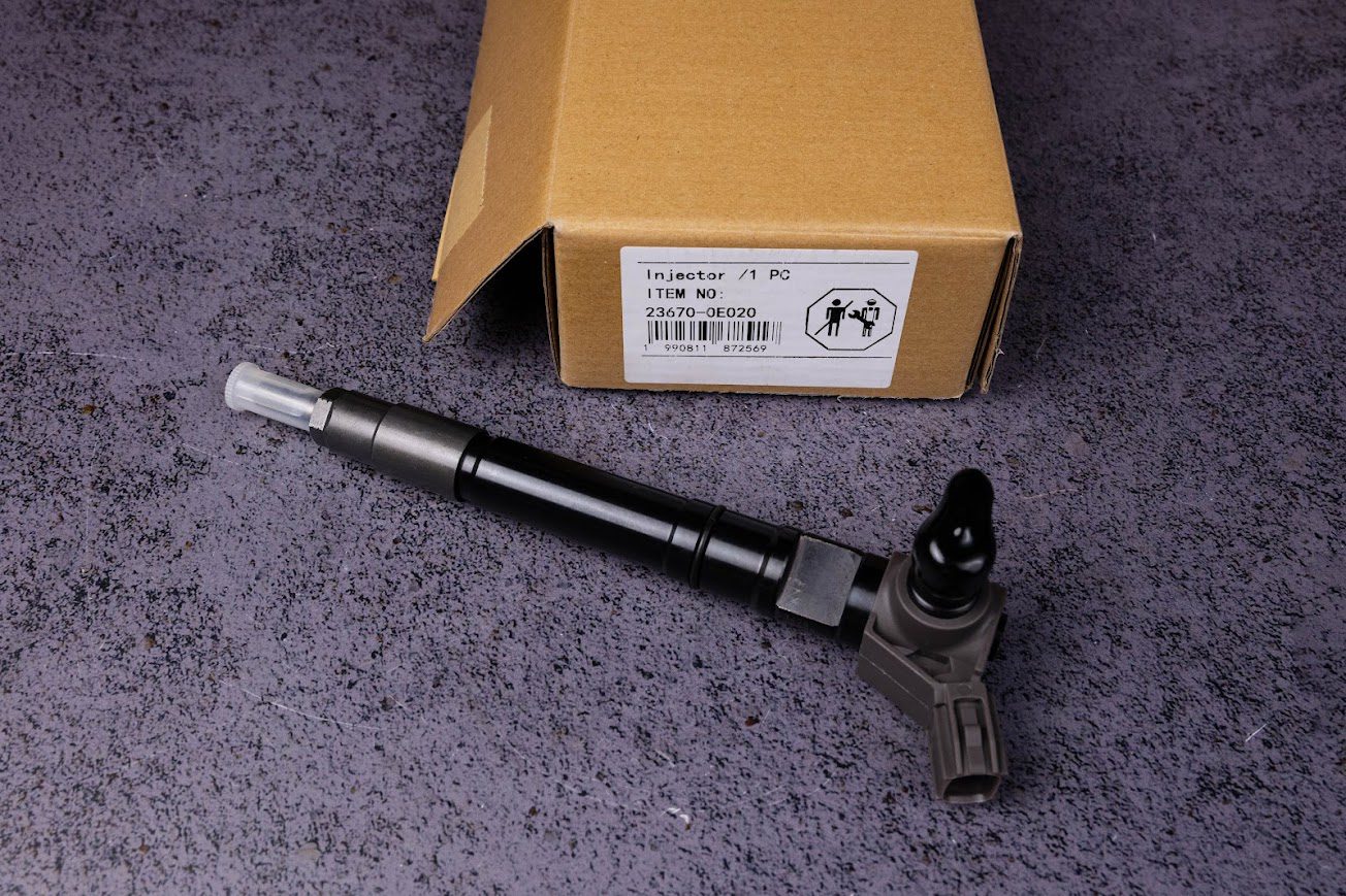 23670-11020 Denso CR інжектор / форсунка TOYOTA. Ціна обмінної форсунки 40Euro - потрібно додати до основної вартості, якщо ви не повертаєте вашу форсунку. Гарантія 6 місяців.