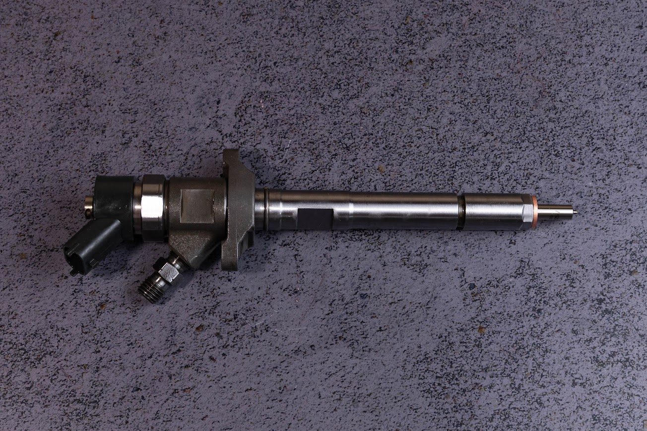 6754113140 форсунка CR BOSCH для двигуна CUMMINS, DONGFENG, KOMATSU, MAN. Ціна обмінної форсунки 40Euro - потрібно додати до основної вартості, якщо ви не повертаєте вашу форсунку. Гарантія 6 місяців.