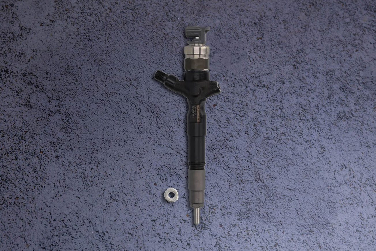 23670-39365 Denso CR інжектор / форсунка TOYOTA HILUX, HILUX VII, LAND CRUISER PRADO 2.5D/3.0D 09.02-. Гарантія 6 місяців.