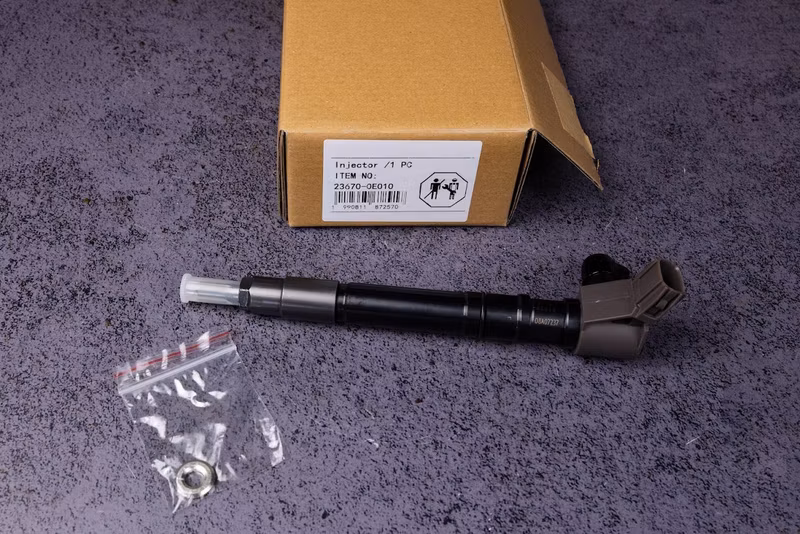 295700-0120 Denso CR інжектор / форсунка TOYOTA. Ціна обмінної форсунки 40Euro - потрібно додати до основної вартості, якщо ви не повертаєте вашу форсунку. Гарантія 6 місяців.