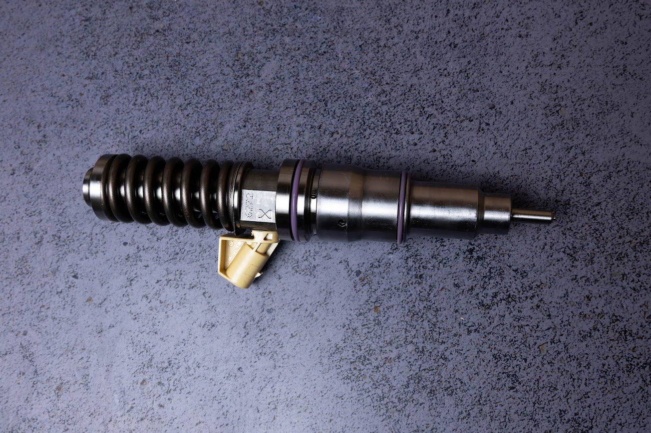 85000071 DELPHI Насос форсунка EUI E1 VOLVO PENTA D9, TAD942VE. Ціна обмінної форсунки 80Euro - потрібно додати до основної вартості, якщо ви не повертаєте вашу форсунку. Гарантія 6 місяців.