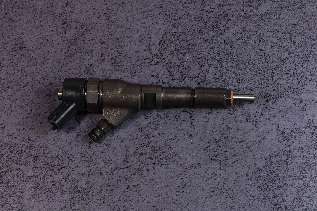 9653594280 форсунка CR BOSCH для двигуна PEUGEOT 206, 306,307, 406, 607, Boxer, Expert, Partner. Ціна обмінної форсунки 40Euro - потрібно додати до основної вартості, якщо ви не повертаєте вашу форсунку. Гарантія 6 місяців.