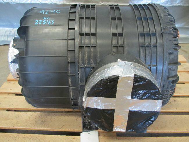 AM47486266-U CNH Корпус повітряного фільтра Housing Used Air Filter for Case IHВ® та New HollтаВ® Combine